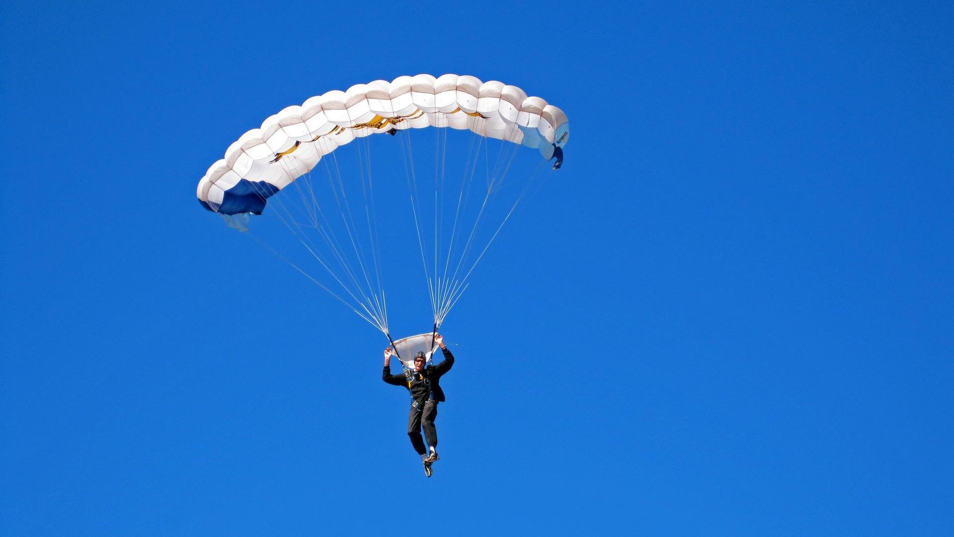 高校体育专业课程体系改革探讨,高校体育专业课程体系改革探讨论文