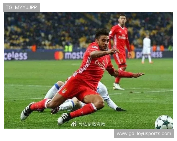 埃因霍温欧冠冲连胜~，欧冠埃因霍温对本菲卡直播