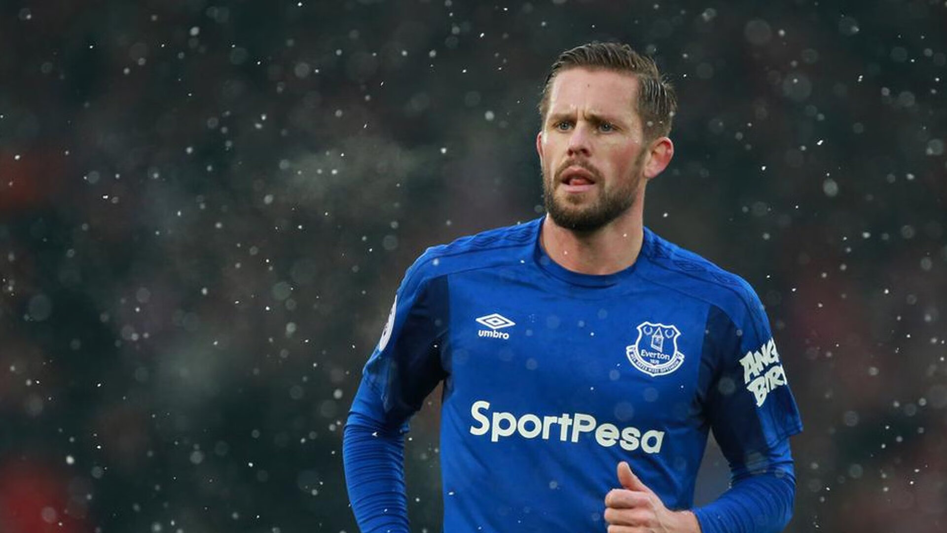 詹姆斯封盖瞬间引爆全场欢呼，詹姆斯封盖集锦