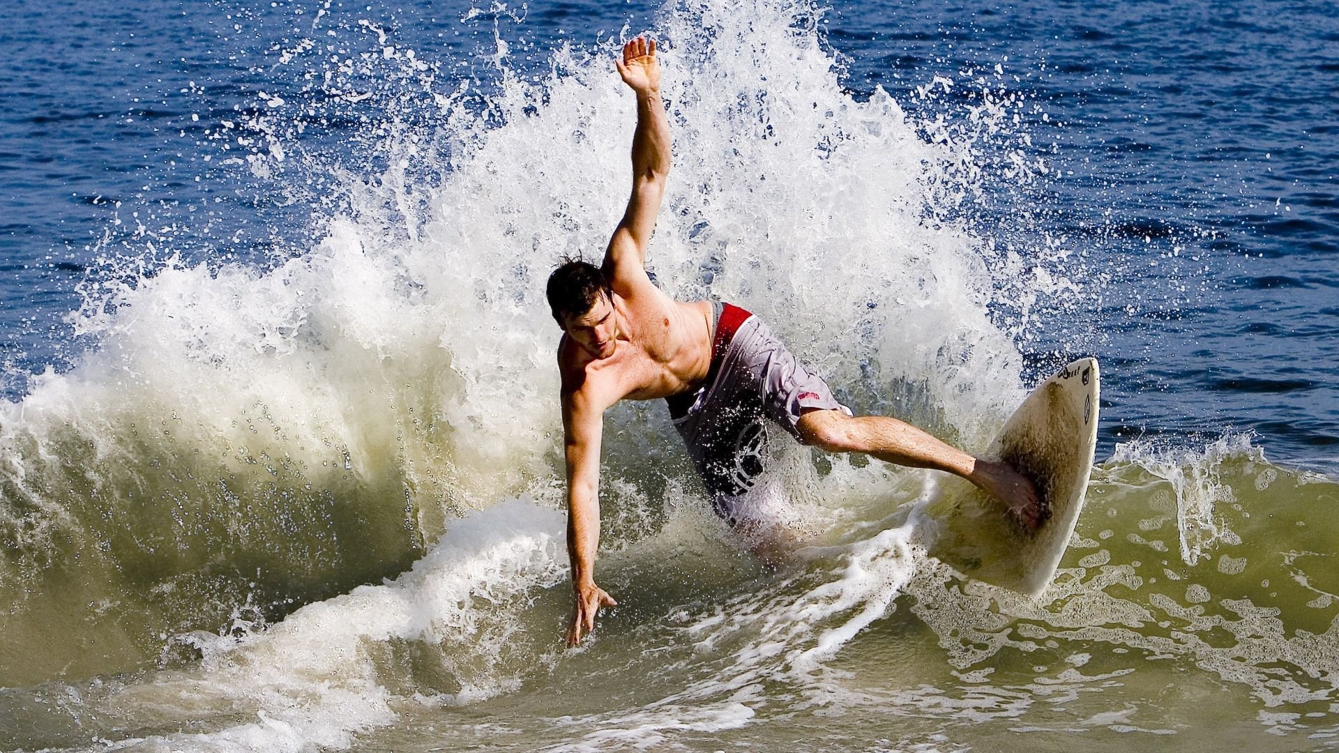 阿莱克西首次闯入蝶泳世界前三,阿莱克西亚·阿西福特