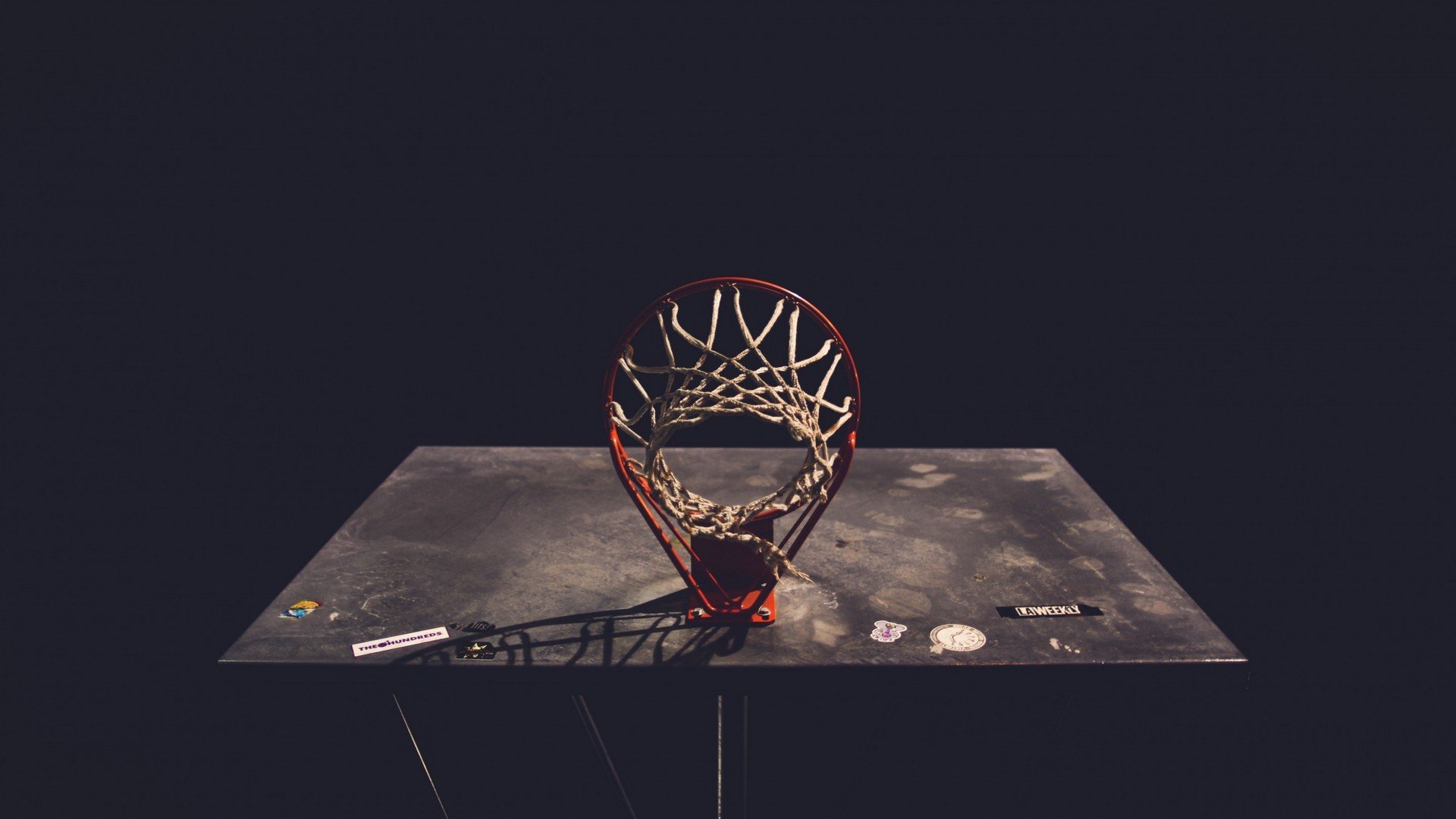 自行车赛事志愿者实行赛前安全通报制度，圆满完成自行车赛安全保卫工作